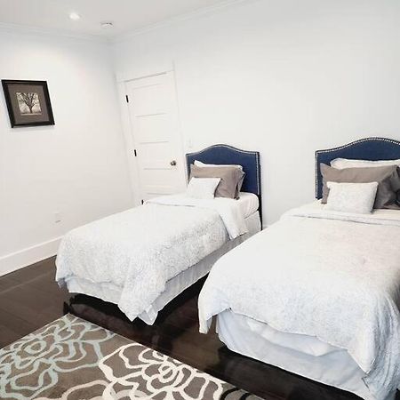 Charming And Comfortable! Medford Exteriör bild