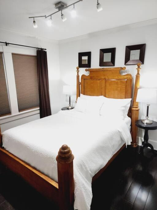 Charming And Comfortable! Medford Exteriör bild