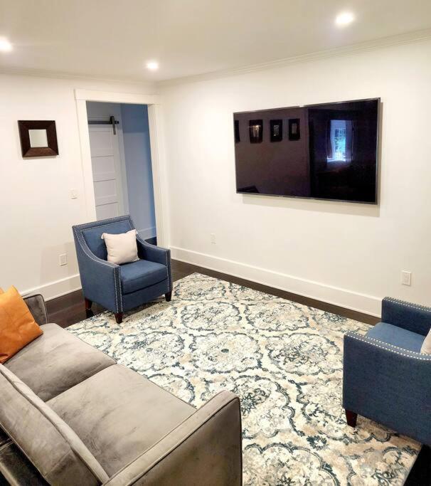 Charming And Comfortable! Medford Exteriör bild
